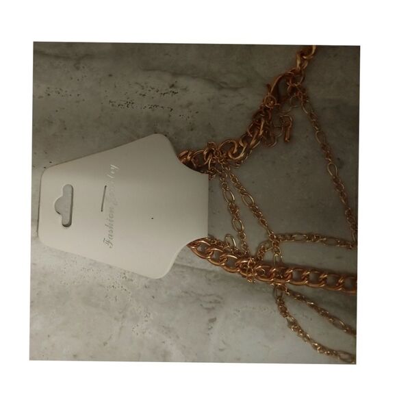 Butterfly Necklace in Gold Plate and Rhinestones NWOT - Picture 6 of 8